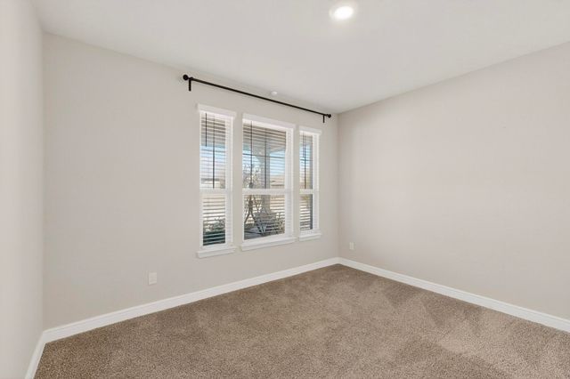 625 Hogan Drive, Denton, TX 76210