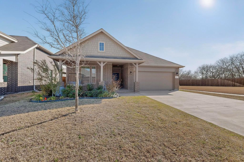 625 Hogan Drive, Denton, TX 76210