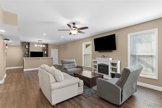 221 Osage Avenue, Troy, MO 63379