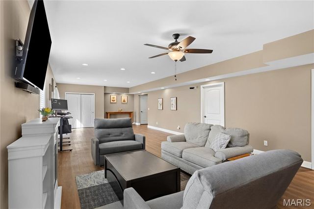 221 Osage Avenue, Troy, MO 63379