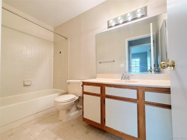 15 Kendal Lane, Middletown, NY 10940
