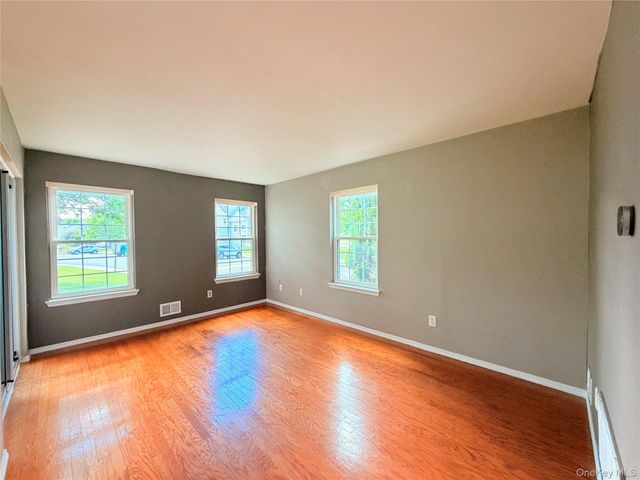 15 Kendal Lane, Middletown, NY 10940