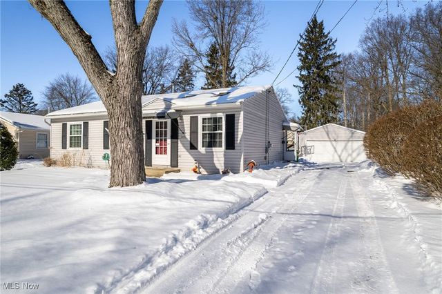 2293 Wickley Avenue, Stow, OH 44224