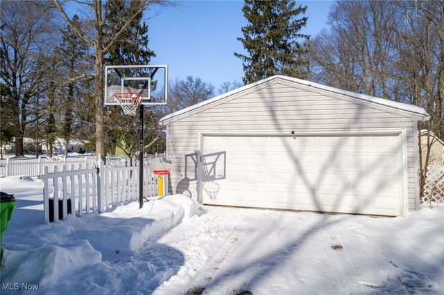 2293 Wickley Avenue, Stow, OH 44224