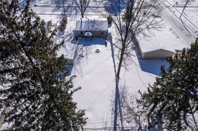 2293 Wickley Avenue, Stow, OH 44224