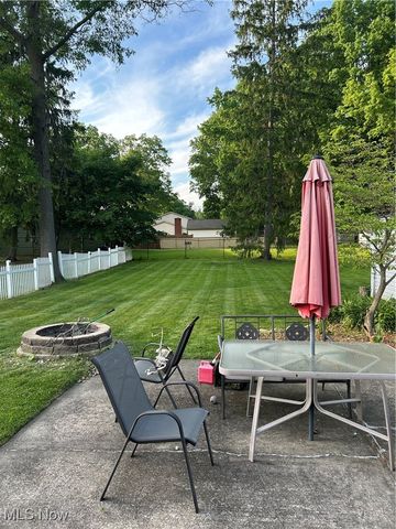 2293 Wickley Avenue, Stow, OH 44224