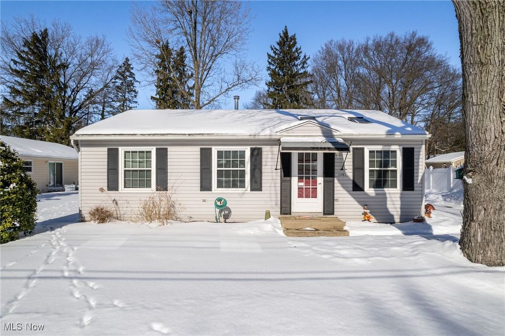 2293 Wickley Avenue, Stow, OH 44224