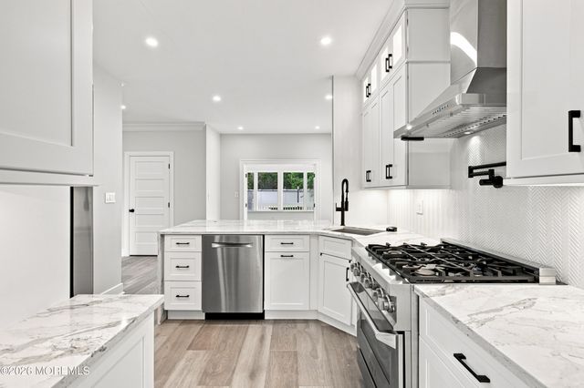 39 Violet Circle, Howell, NJ 07731
