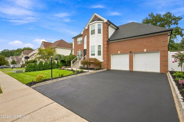 39 Violet Circle, Howell, NJ 07731