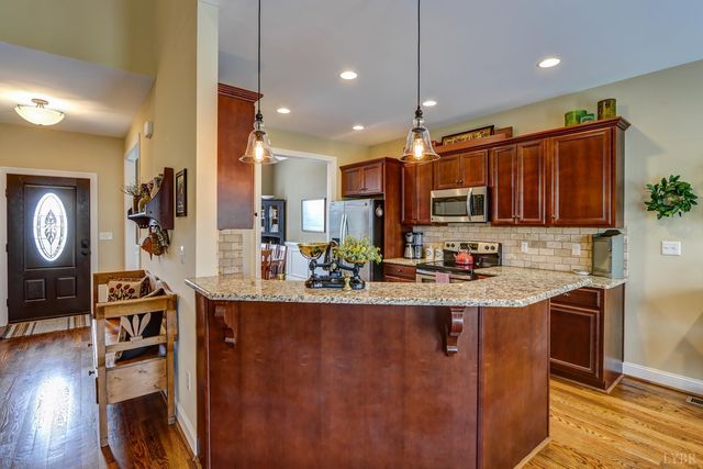 1090 Autumn Run Drive, Forest, VA 24551