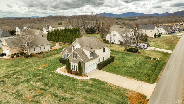 1090 Autumn Run Drive, Forest, VA 24551