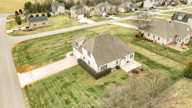 1090 Autumn Run Drive, Forest, VA 24551