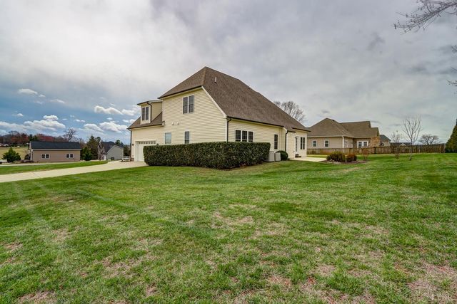 1090 Autumn Run Drive, Forest, VA 24551