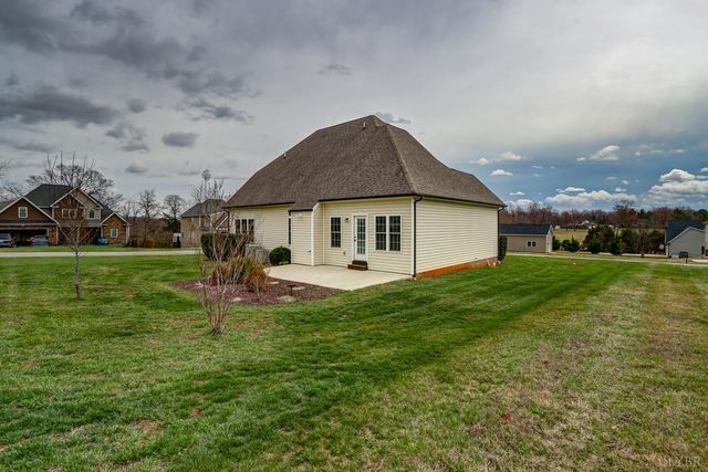 1090 Autumn Run Drive, Forest, VA 24551