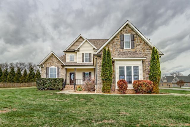 1090 Autumn Run Drive, Forest, VA 24551