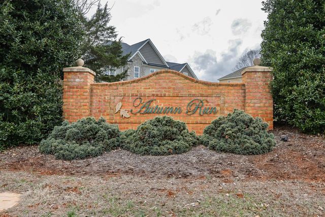 1090 Autumn Run Drive, Forest, VA 24551