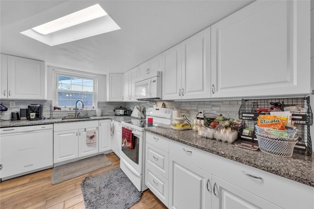 1414 WHITEHALL LANE, Holiday, FL 34691