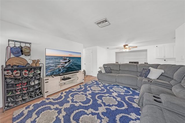 1414 WHITEHALL LANE, Holiday, FL 34691