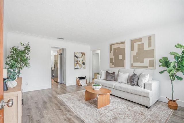 7125 5TH AVENUE N, St Petersburg, FL 33710