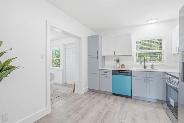 7125 5TH AVENUE N, St Petersburg, FL 33710