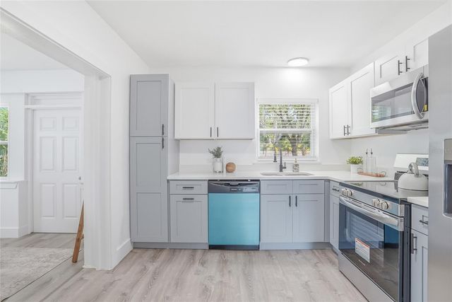 7125 5TH AVENUE N, St Petersburg, FL 33710