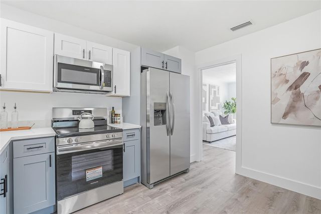 7125 5TH AVENUE N, St Petersburg, FL 33710