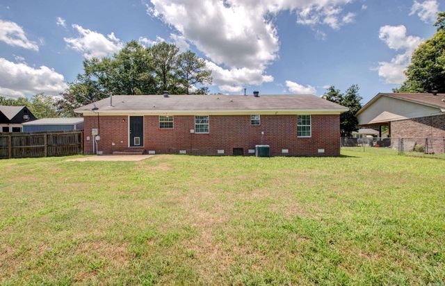 1000A Locust Street, Beebe, AR 72012