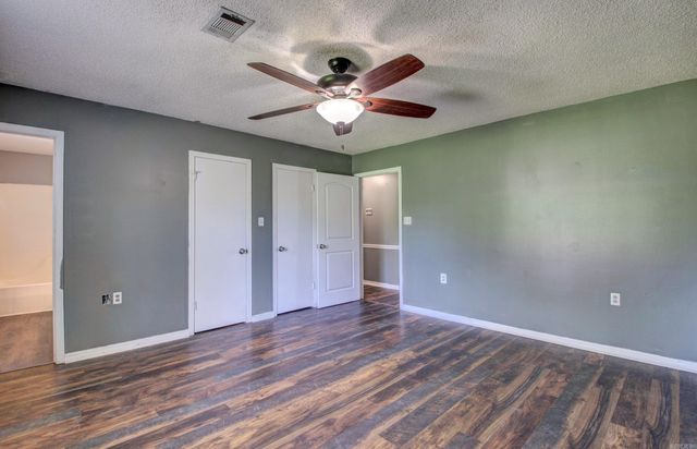 1000A Locust Street, Beebe, AR 72012