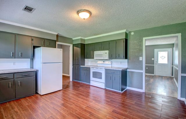 1000A Locust Street, Beebe, AR 72012
