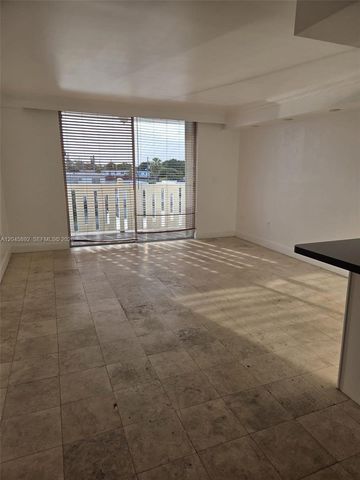 7900 Tatum Waterway Drive 304, Miami Beach, FL 33141