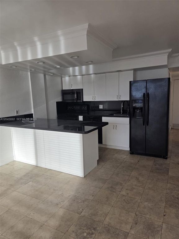 7900 Tatum Waterway Drive 304, Miami Beach, FL 33141