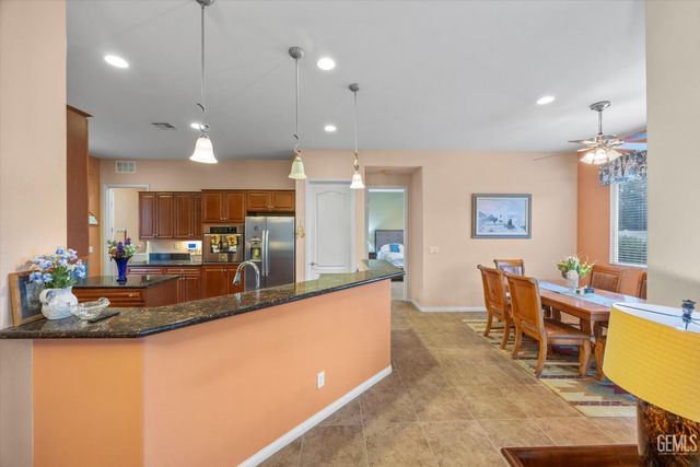 5809 Opal Valley Court, Bakersfield, CA 93306