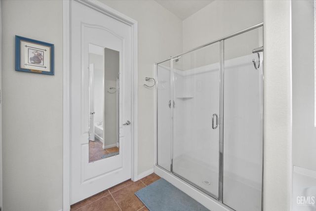 5809 Opal Valley Court, Bakersfield, CA 93306