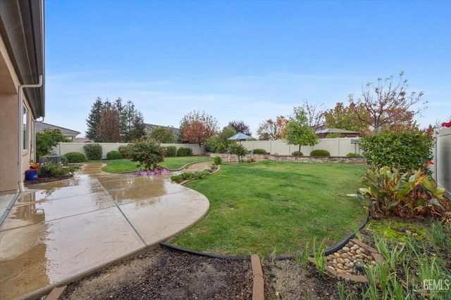 5809 Opal Valley Court, Bakersfield, CA 93306