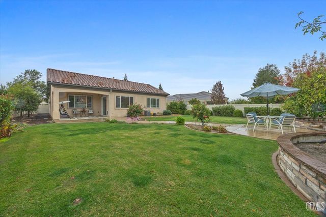 5809 Opal Valley Court, Bakersfield, CA 93306