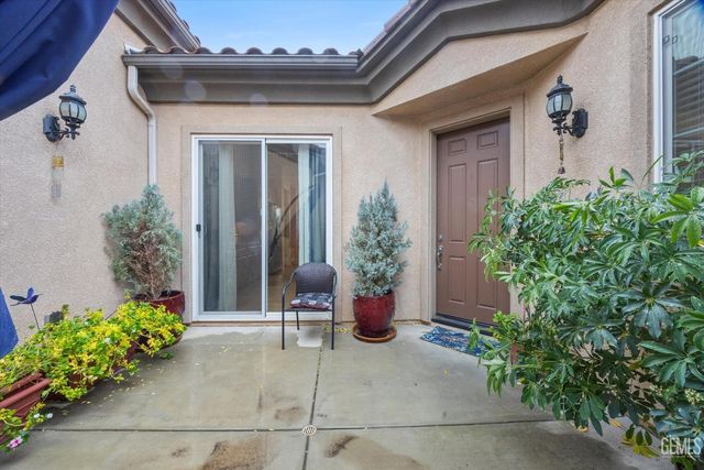 5809 Opal Valley Court, Bakersfield, CA 93306