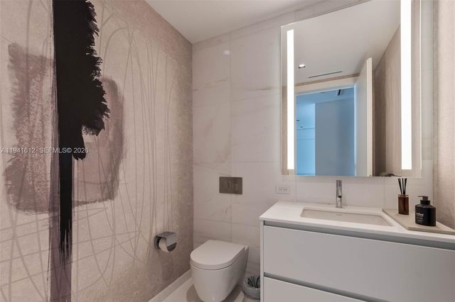 300 Biscayne Blvd Way 5105W, Miami, FL 33131