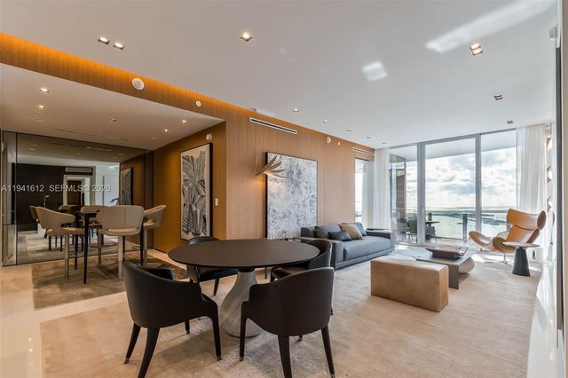 300 Biscayne Blvd Way 5105W, Miami, FL 33131