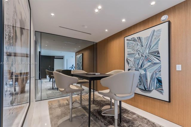 300 Biscayne Blvd Way 5105W, Miami, FL 33131