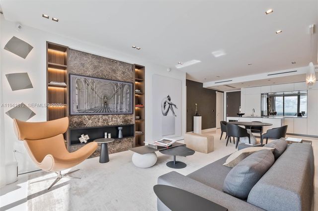 300 Biscayne Blvd Way 5105W, Miami, FL 33131