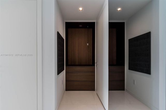 300 Biscayne Blvd Way 5105W, Miami, FL 33131