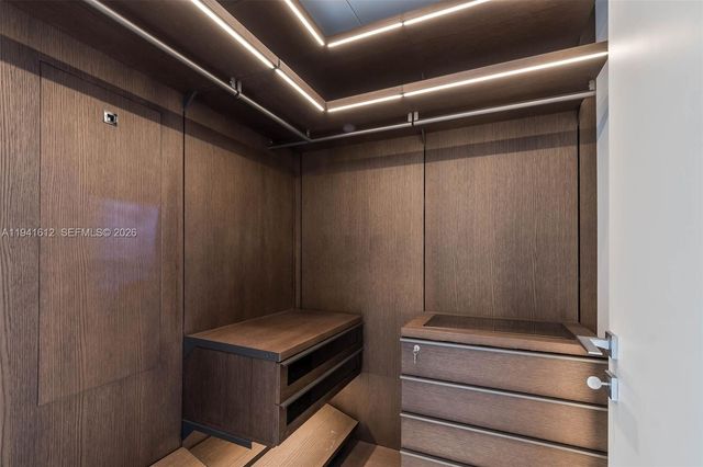 300 Biscayne Blvd Way 5105W, Miami, FL 33131