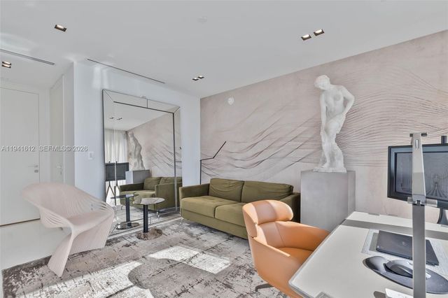 300 Biscayne Blvd Way 5105W, Miami, FL 33131