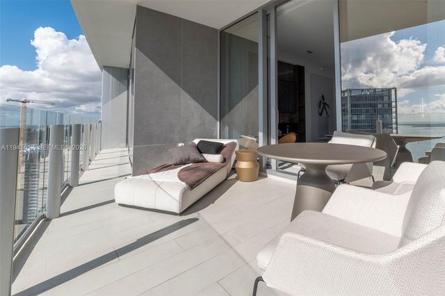 300 Biscayne Blvd Way 5105W, Miami, FL 33131