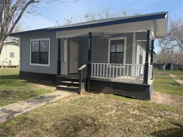 1120 Saint Paul ST, Gonzales, TX 78629