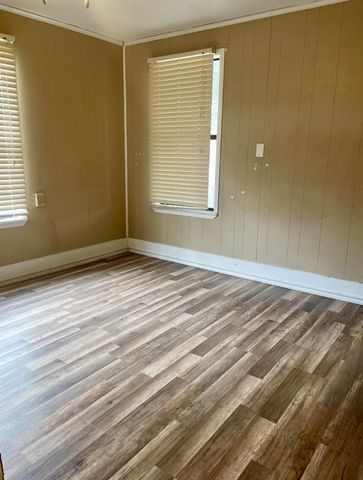 1120 Saint Paul ST, Gonzales, TX 78629