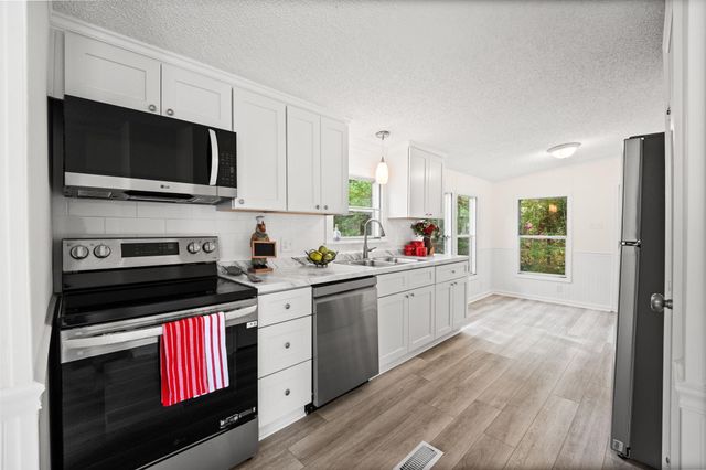 160 Saint Christopher Circle, Pawleys Island, SC 29585