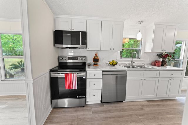 160 Saint Christopher Circle, Pawleys Island, SC 29585
