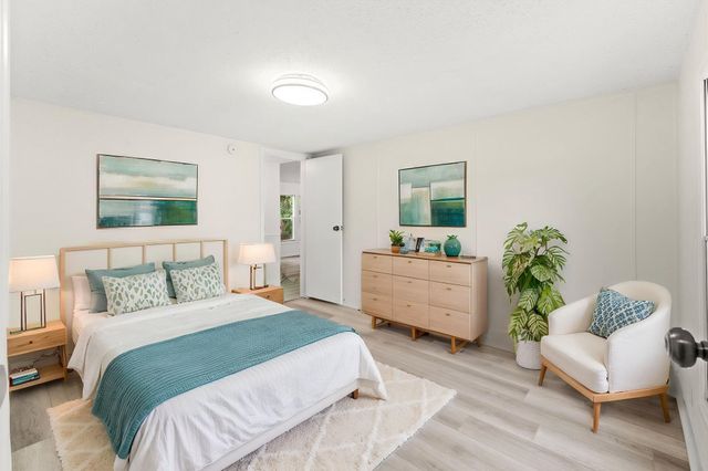 160 Saint Christopher Circle, Pawleys Island, SC 29585