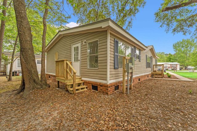 160 Saint Christopher Circle, Pawleys Island, SC 29585